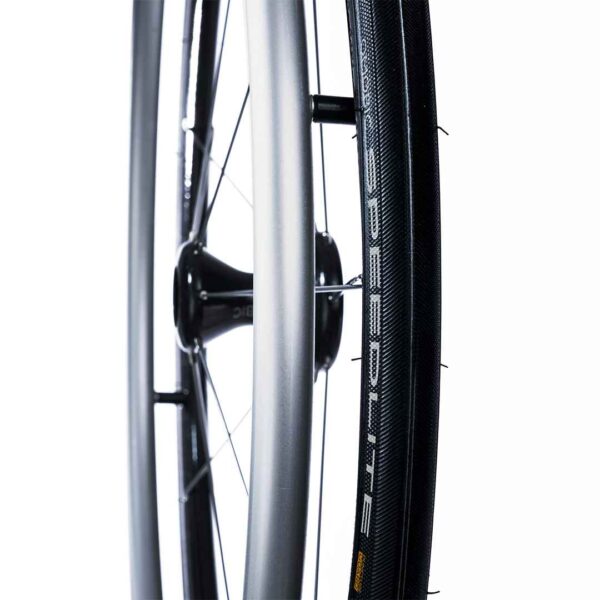 Omobic SpeedLite tyre for wheelchair on the wheel