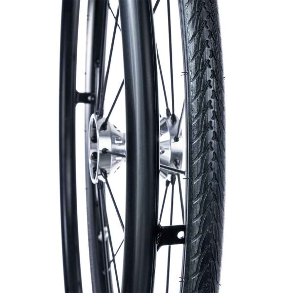 Omobic Trailbalzer tyre for wheelchair on the wheel